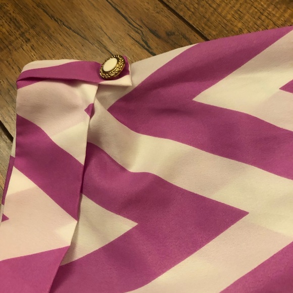 Everly Chevron Top - Picture 2 of 7